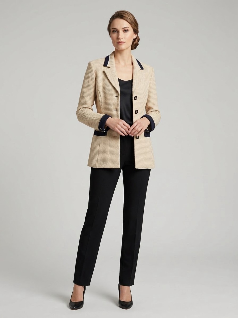 St John Blazer Textured Knit Beige Navy Size 2